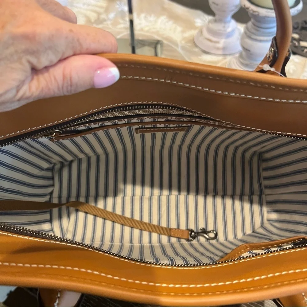 NWT Dooney & Bourke Nana All Leather Tote - Brown